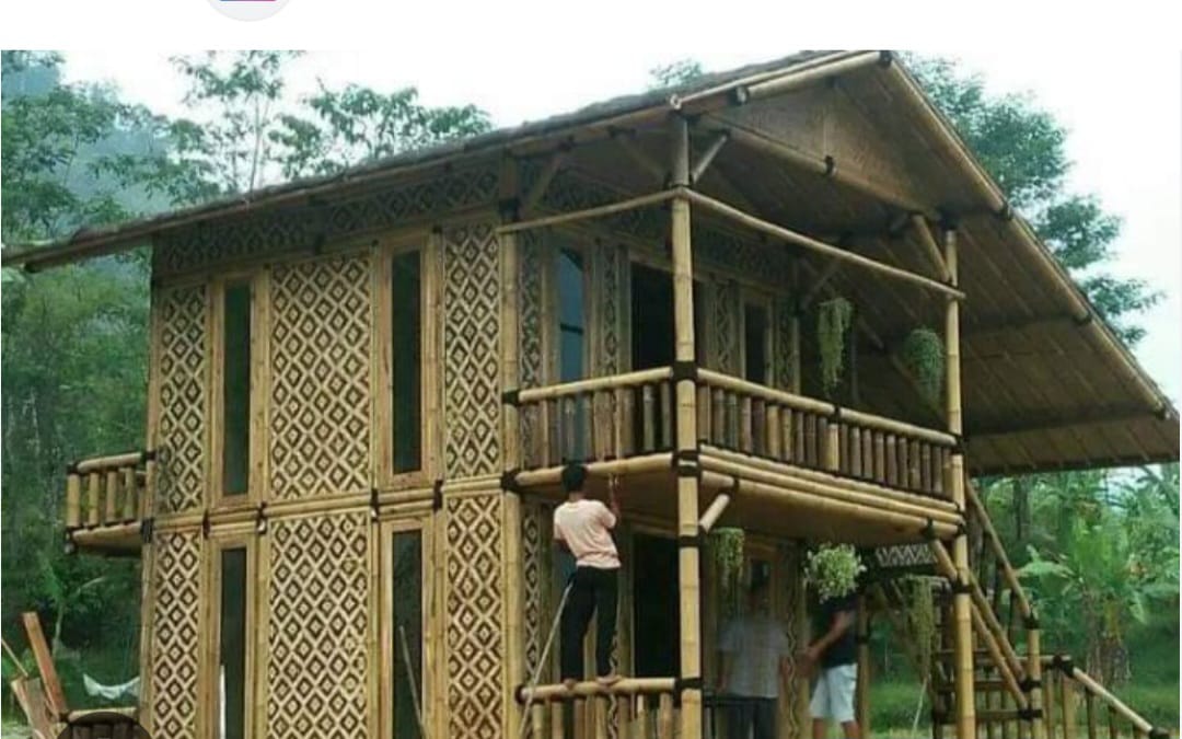 Konstruksi saung rumah bambu klasik